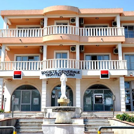 Montesun Residence Херцег Нови Екстериор снимка