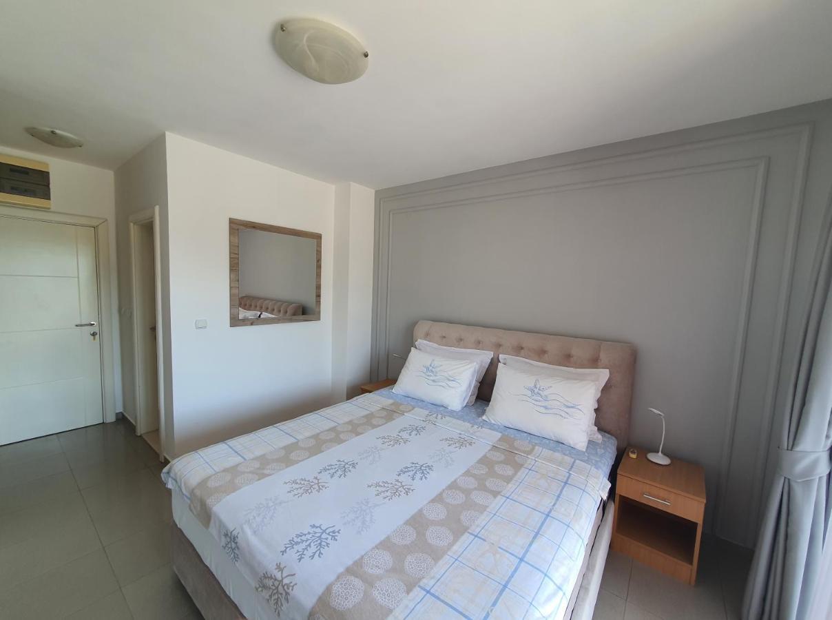 Montesun Residence Херцег Нови Екстериор снимка