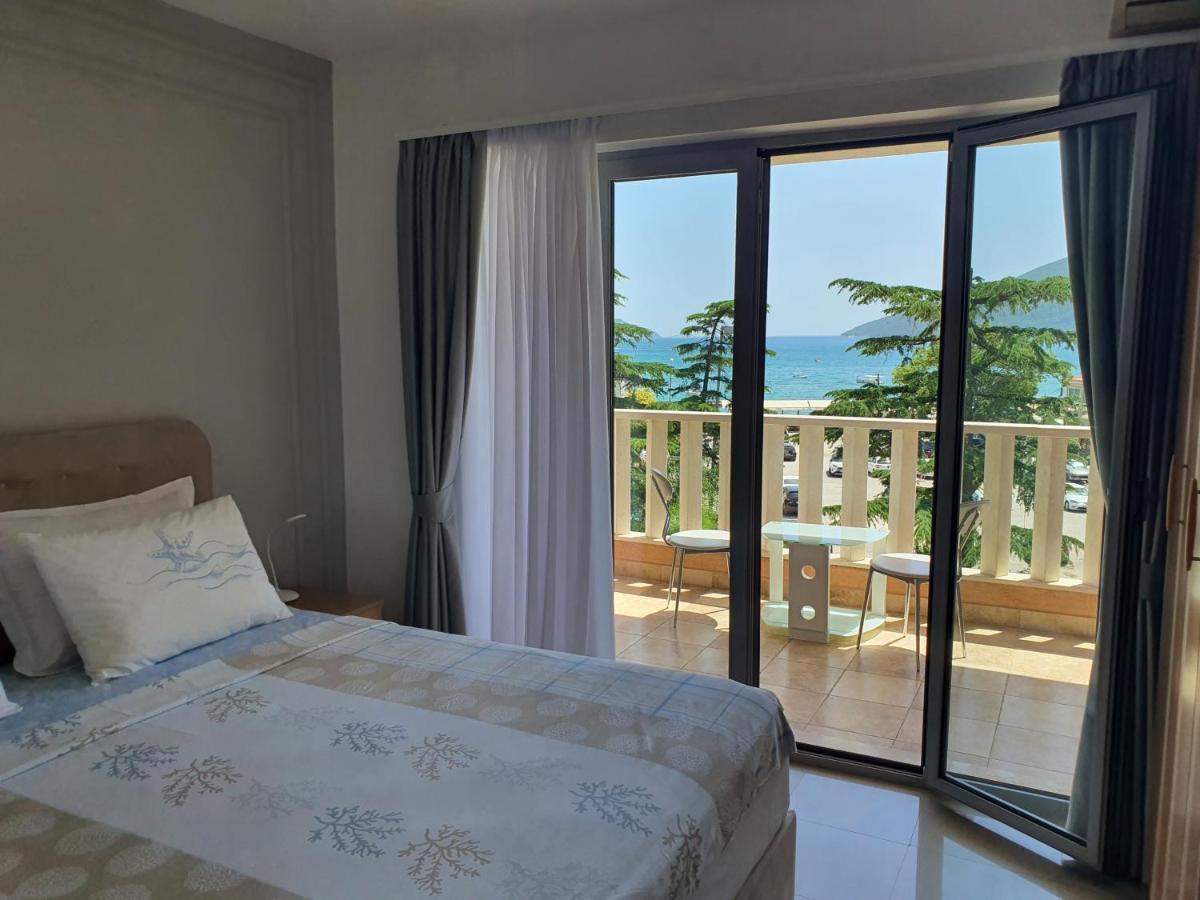 Montesun Residence Херцег Нови Екстериор снимка
