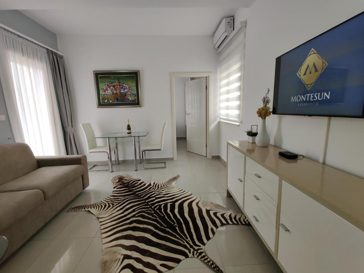 Montesun Residence Херцег Нови Екстериор снимка