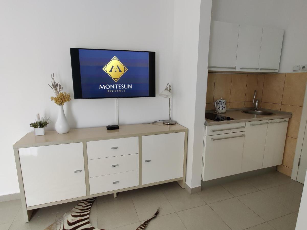 Montesun Residence Херцег Нови Екстериор снимка