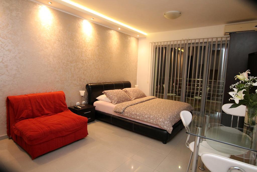 Montesun Residence Херцег Нови Екстериор снимка